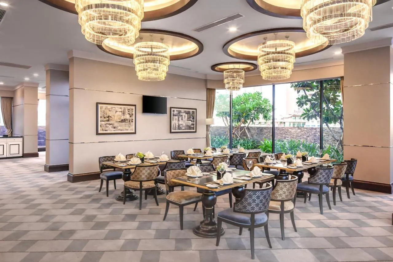 Melia Vinpearl Nha Trang Empire Hotel 5*,